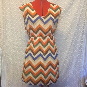 Small zigzag dress with pockets